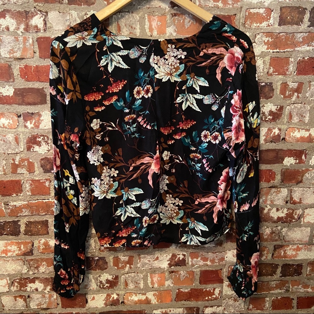 LongSleeve Crop Top Floral Printed Black Blouse - Picture 7 of 8